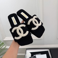 𝐂𝐇𝐀𝐍𝐄𝐋 | 小香 26𝐬𝐬 🦋2026 秋冬新品 专柜经典走秀款 小香经典大双C平底毛毛拖 系列上新〰 🍬 𝐂𝐇𝐀𝐍𝐄𝐋 | 小香 26𝐬𝐬 🦋2026 秋冬新品 专柜经典走秀款 小香经典大双C平底毛毛拖 系列上新〰 🍬