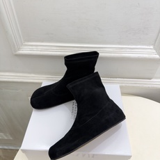 Maison Margiela· 马吉拉26𝐬𝐬 2026秋冬新品 MM6复古内增高弹力分趾短靴———————— MM Maison Margiela· 马吉拉26𝐬𝐬 2026秋冬新品 MM6复古内增高弹力分趾短靴———————— MM
