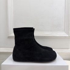 Maison Margiela· 马吉拉26𝐬𝐬 2026秋冬新品 MM6复古内增高弹力分趾短靴———————— MM Maison Margiela· 马吉拉26𝐬𝐬 2026秋冬新品 MM6复古内增高弹力分趾短靴———————— MM