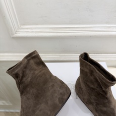 Maison Margiela· 马吉拉26𝐬𝐬 2026秋冬新品 MM6复古内增高弹力分趾短靴———————— MM Maison Margiela· 马吉拉26𝐬𝐬 2026秋冬新品 MM6复古内增高弹力分趾短靴———————— MM