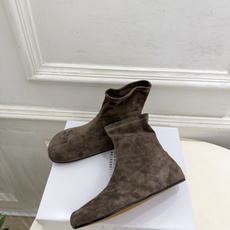 Maison Margiela· 马吉拉26𝐬𝐬 2026秋冬新品 MM6复古内增高弹力分趾短靴———————— MM Maison Margiela· 马吉拉26𝐬𝐬 2026秋冬新品 MM6复古内增高弹力分趾短靴———————— MM