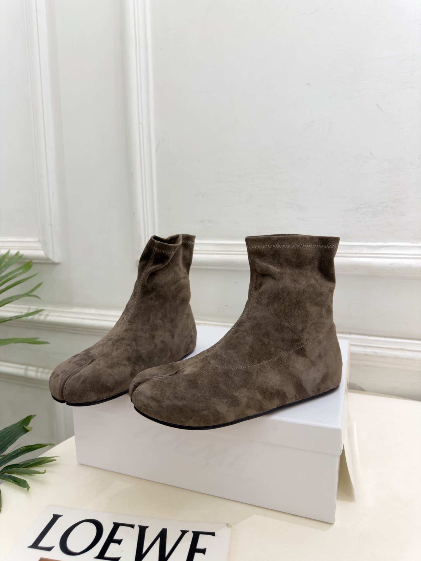 Maison Margiela· 马吉拉26𝐬𝐬 2026秋冬新品 MM6复古内增高弹力分趾短靴———————— MM Maison Margiela· 马吉拉26𝐬𝐬 2026秋冬新品 MM6复古内增高弹力分趾短靴———————— MM
