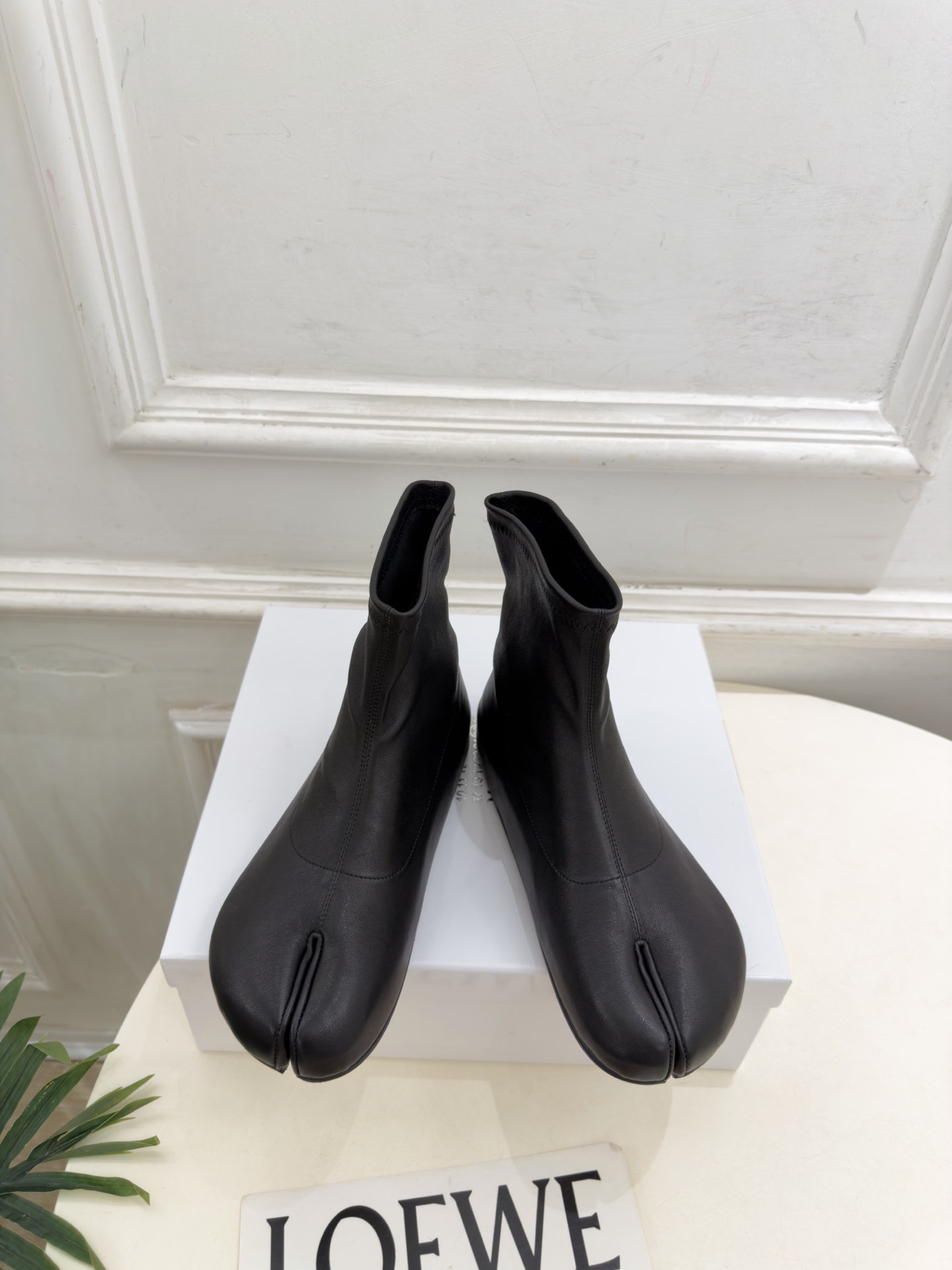 Maison Margiela· 马吉拉26𝐬𝐬  2026秋冬新品 MM6复古内增高弹力分趾短靴———————— MM