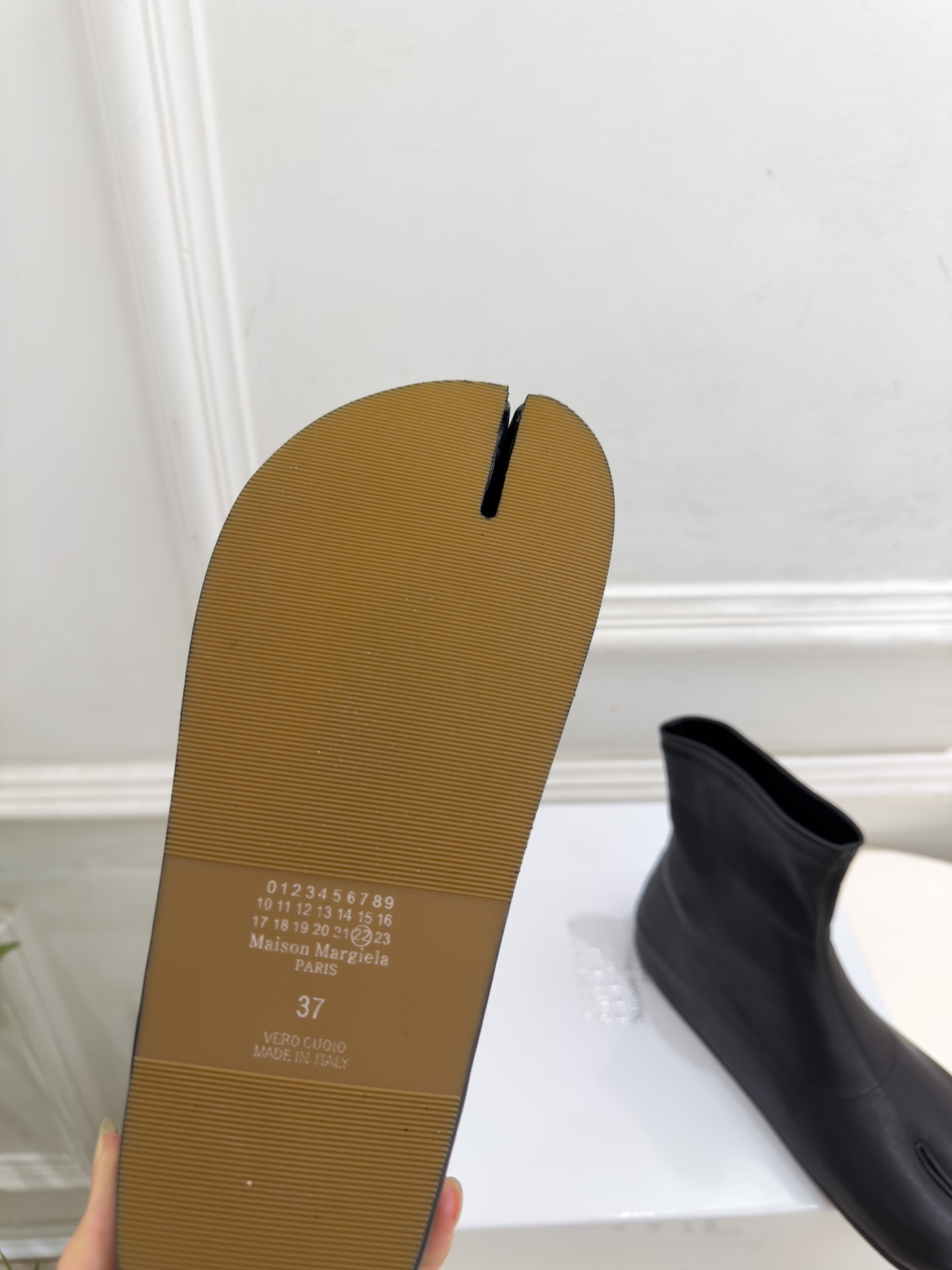 Maison Margiela· 马吉拉26𝐬𝐬  2026秋冬新品 MM6复古内增高弹力分趾短靴———————— MM
