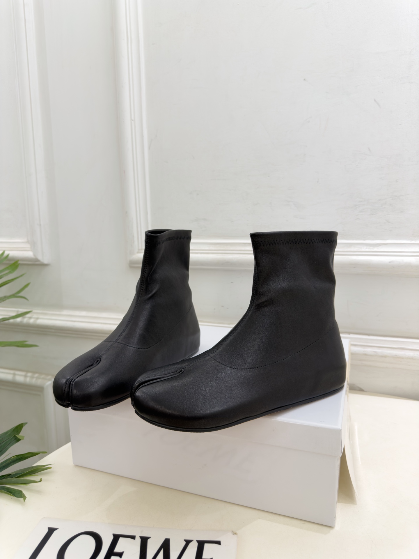 Maison Margiela· 马吉拉26𝐬𝐬  2026秋冬新品 MM6复古内增高弹力分趾短靴———————— MM
