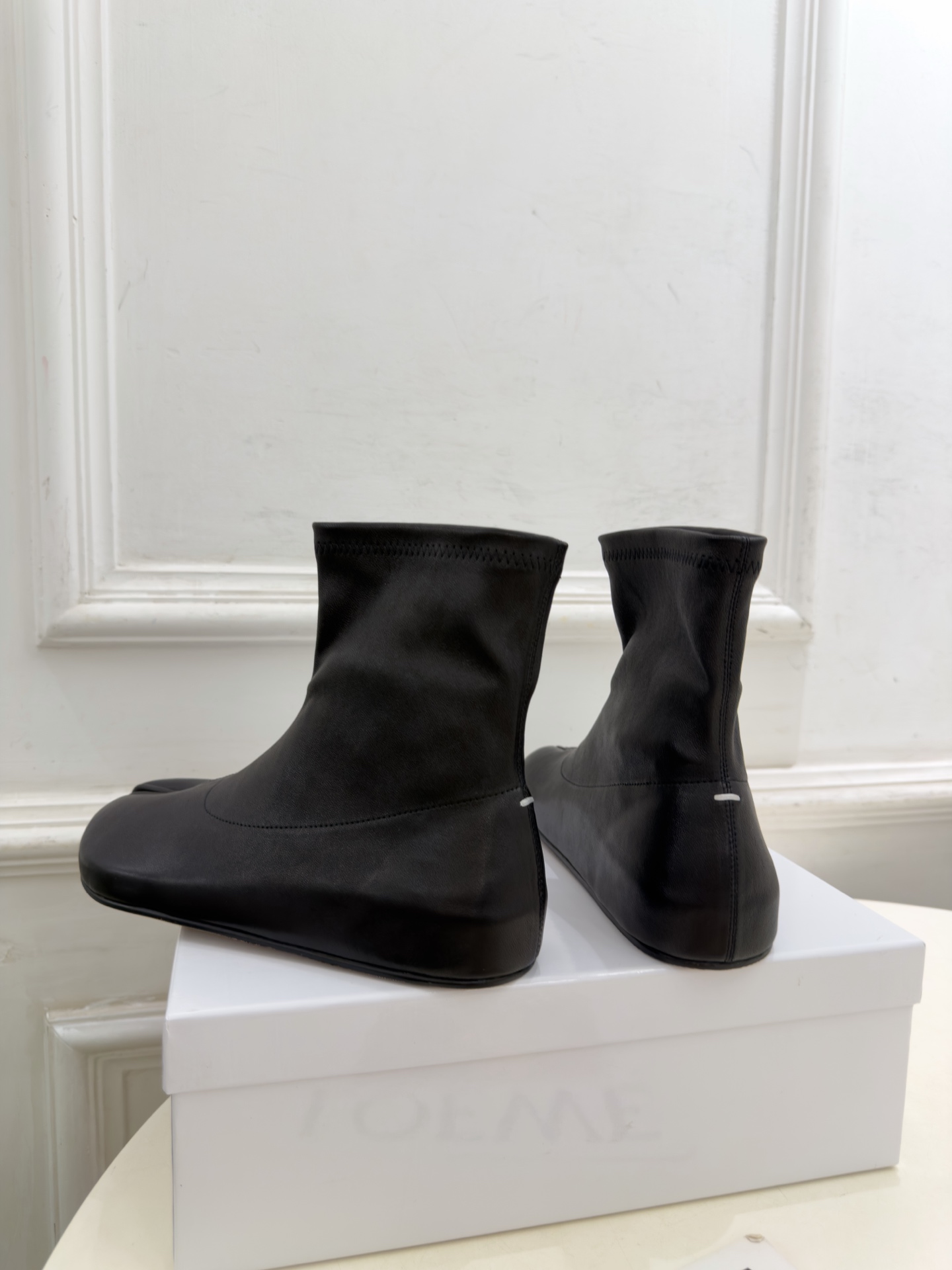 Maison Margiela· 马吉拉26𝐬𝐬  2026秋冬新品 MM6复古内增高弹力分趾短靴———————— MM