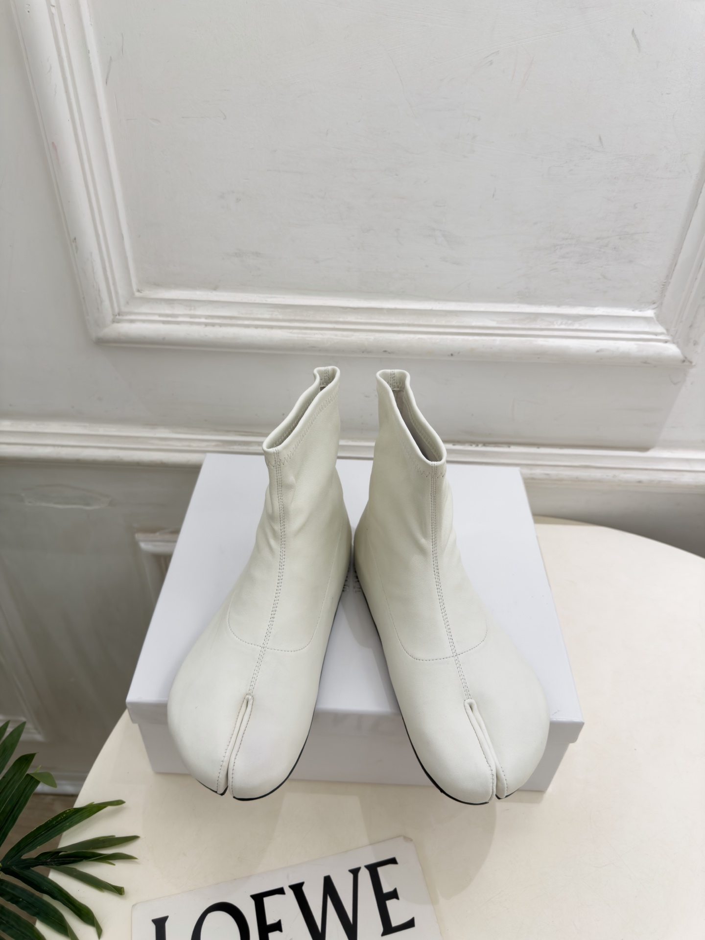 Maison Margiela· 马吉拉26𝐬𝐬  2026秋冬新品 MM6复古内增高弹力分趾短靴———————— MM