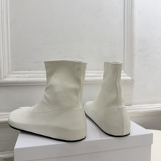 Maison Margiela· 马吉拉26𝐬𝐬 2026秋冬新品 MM6复古内增高弹力分趾短靴———————— MM Maison Margiela· 马吉拉26𝐬𝐬 2026秋冬新品 MM6复古内增高弹力分趾短靴———————— MM