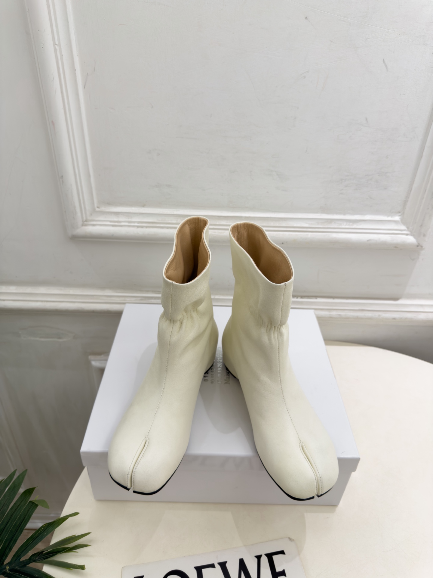 Maison Margiela· 马吉拉26𝐬𝐬  2026秋冬新品 MM6褶皱内增高分趾短靴———————— MM6作