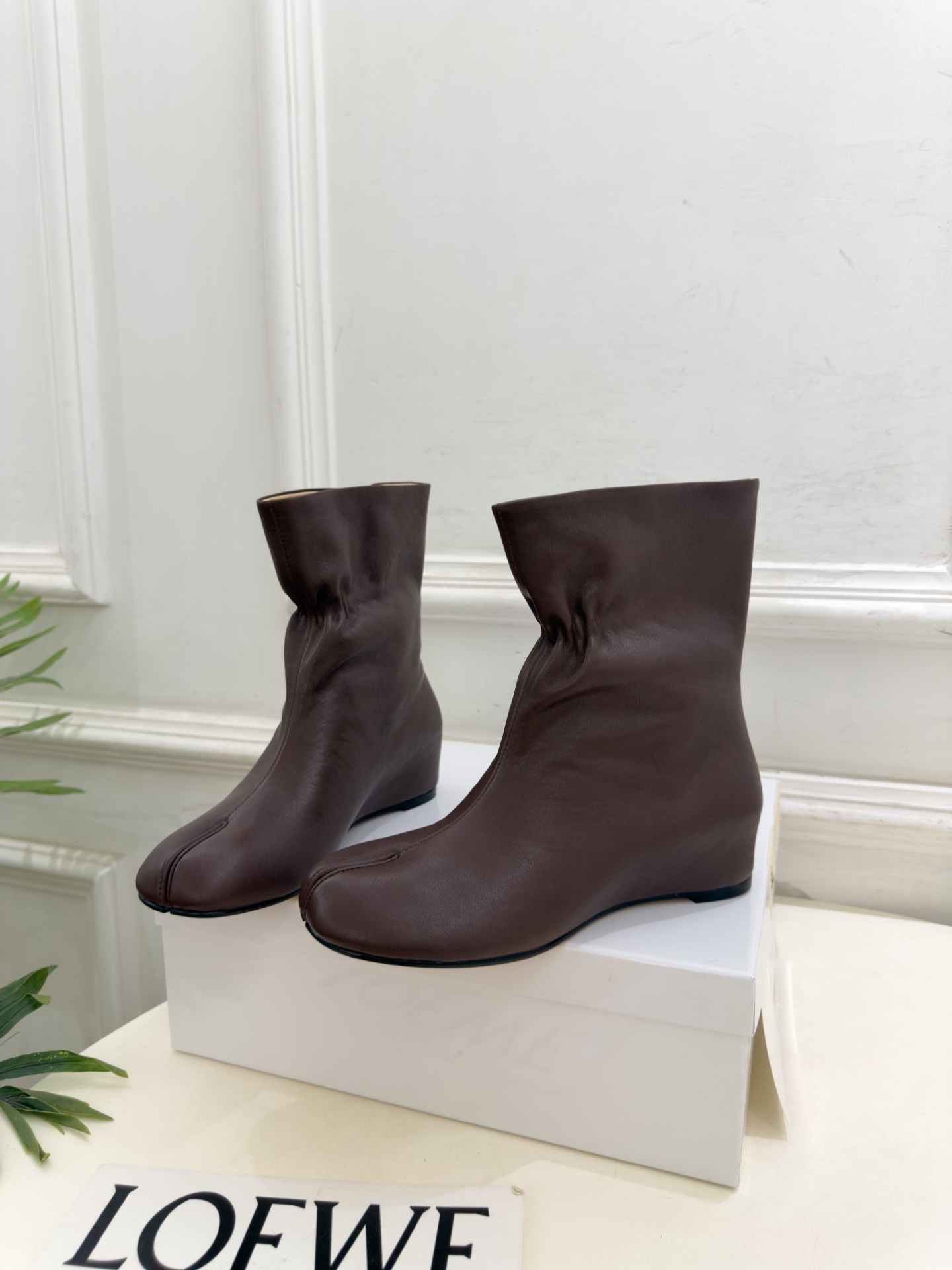 Maison Margiela· 马吉拉26𝐬𝐬  2026秋冬新品 MM6褶皱内增高分趾短靴———————— MM6作