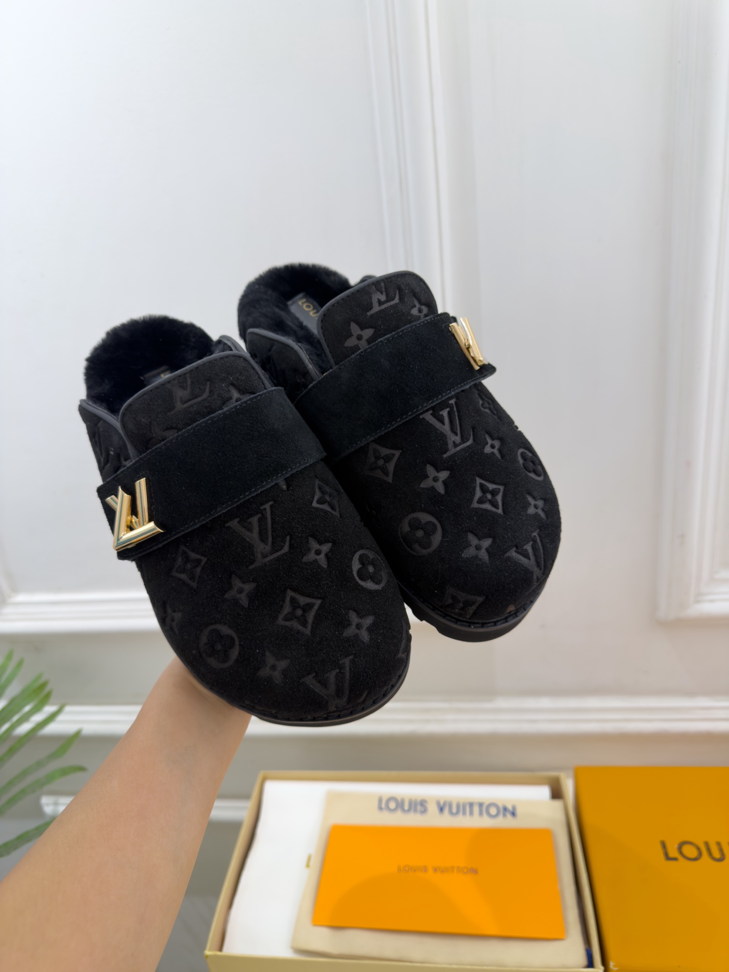 LV  | 路易威登  26𝐬𝐬  🧡💚2026 秋冬新款 顶级版本⚠️ 专柜主打最新款 COSY COMFORT牛猄压