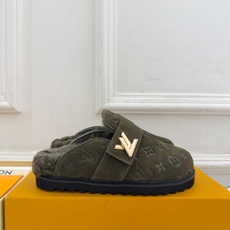 LV | 路易威登 26𝐬𝐬 🧡💚2026 秋冬新款 顶级版本⚠️ 专柜主打最新款 COSY COMFORT牛猄压 LV | 路易威登 26𝐬𝐬 🧡💚2026 秋冬新款 顶级版本⚠️ 专柜主打最新款 COSY COMFORT牛猄压