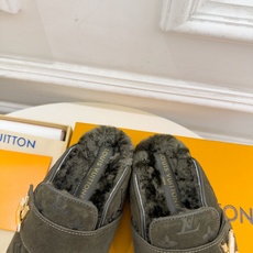LV | 路易威登 26𝐬𝐬 🧡💚2026 秋冬新款 顶级版本⚠️ 专柜主打最新款 COSY COMFORT牛猄压 LV | 路易威登 26𝐬𝐬 🧡💚2026 秋冬新款 顶级版本⚠️ 专柜主打最新款 COSY COMFORT牛猄压