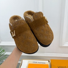 LV | 路易威登 26𝐬𝐬 🧡💚2026 秋冬新款 顶级版本⚠️ 专柜主打最新款 COSY COMFORT牛猄压 LV | 路易威登 26𝐬𝐬 🧡💚2026 秋冬新款 顶级版本⚠️ 专柜主打最新款 COSY COMFORT牛猄压