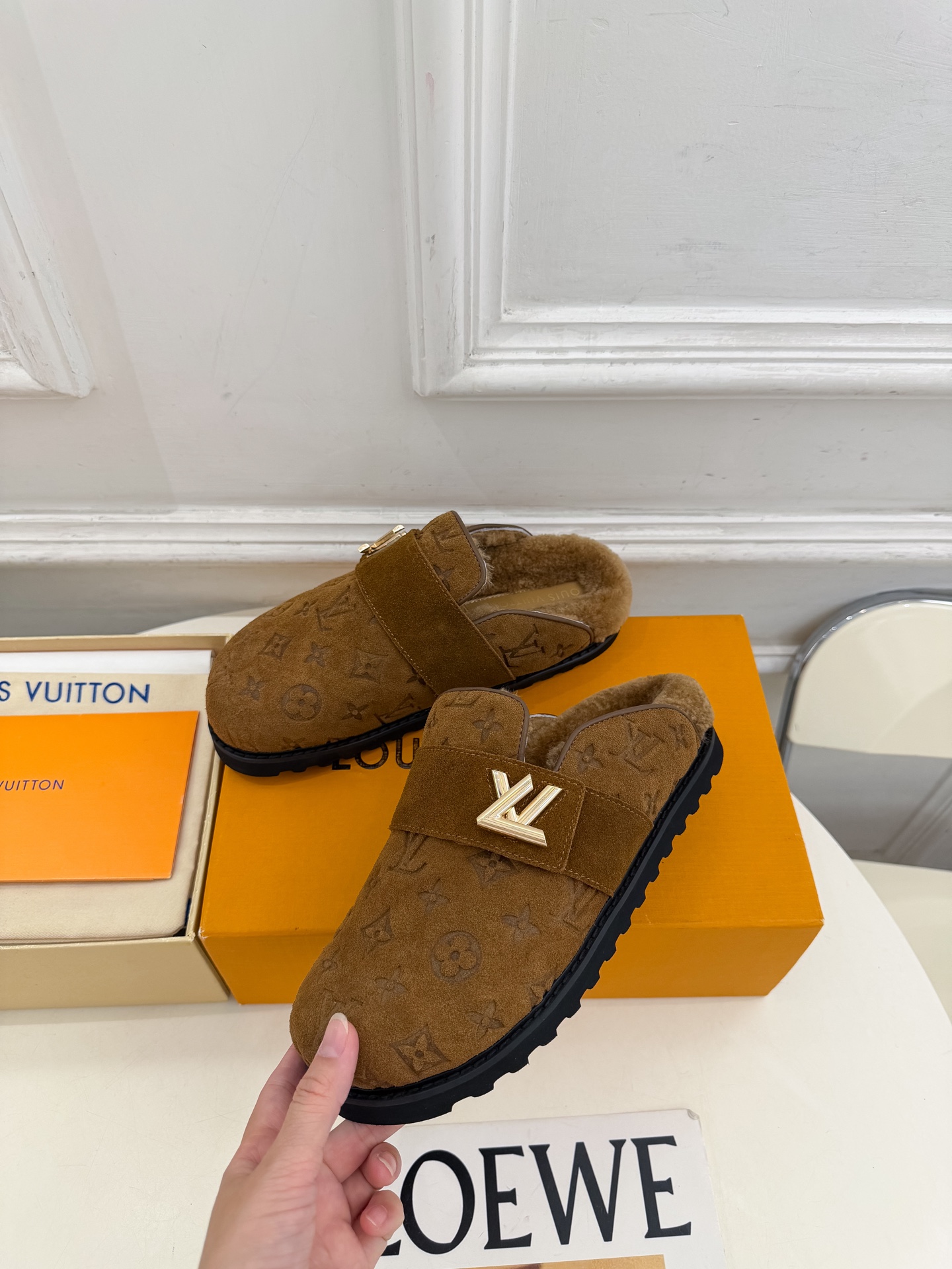 LV | 路易威登 26𝐬𝐬 🧡💚2026 秋冬新款 顶级版本⚠️ 专柜主打最新款 COSY COMFORT牛猄压 LV | 路易威登 26𝐬𝐬 🧡💚2026 秋冬新款 顶级版本⚠️ 专柜主打最新款 COSY COMFORT牛猄压