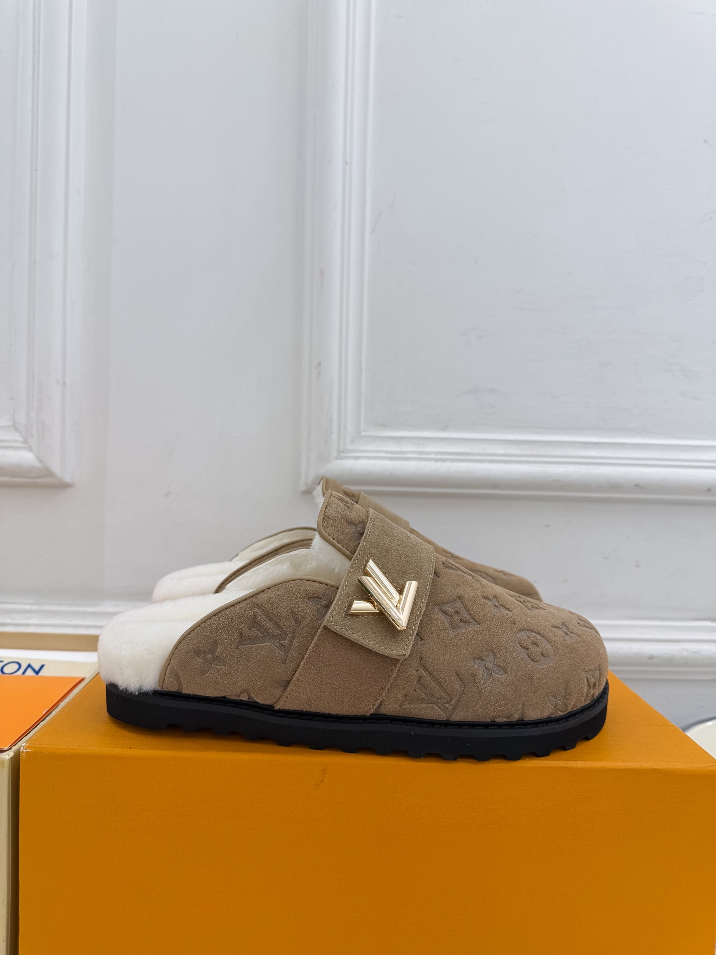 LV  | 路易威登  26𝐬𝐬  🧡💚2026 秋冬新款 顶级版本⚠️ 专柜主打最新款 COSY COMFORT牛猄压
