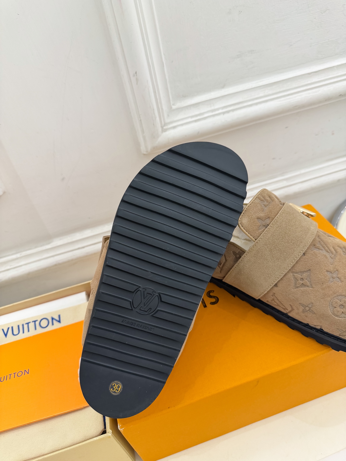 LV  | 路易威登  26𝐬𝐬  🧡💚2026 秋冬新款 顶级版本⚠️ 专柜主打最新款 COSY COMFORT牛猄压