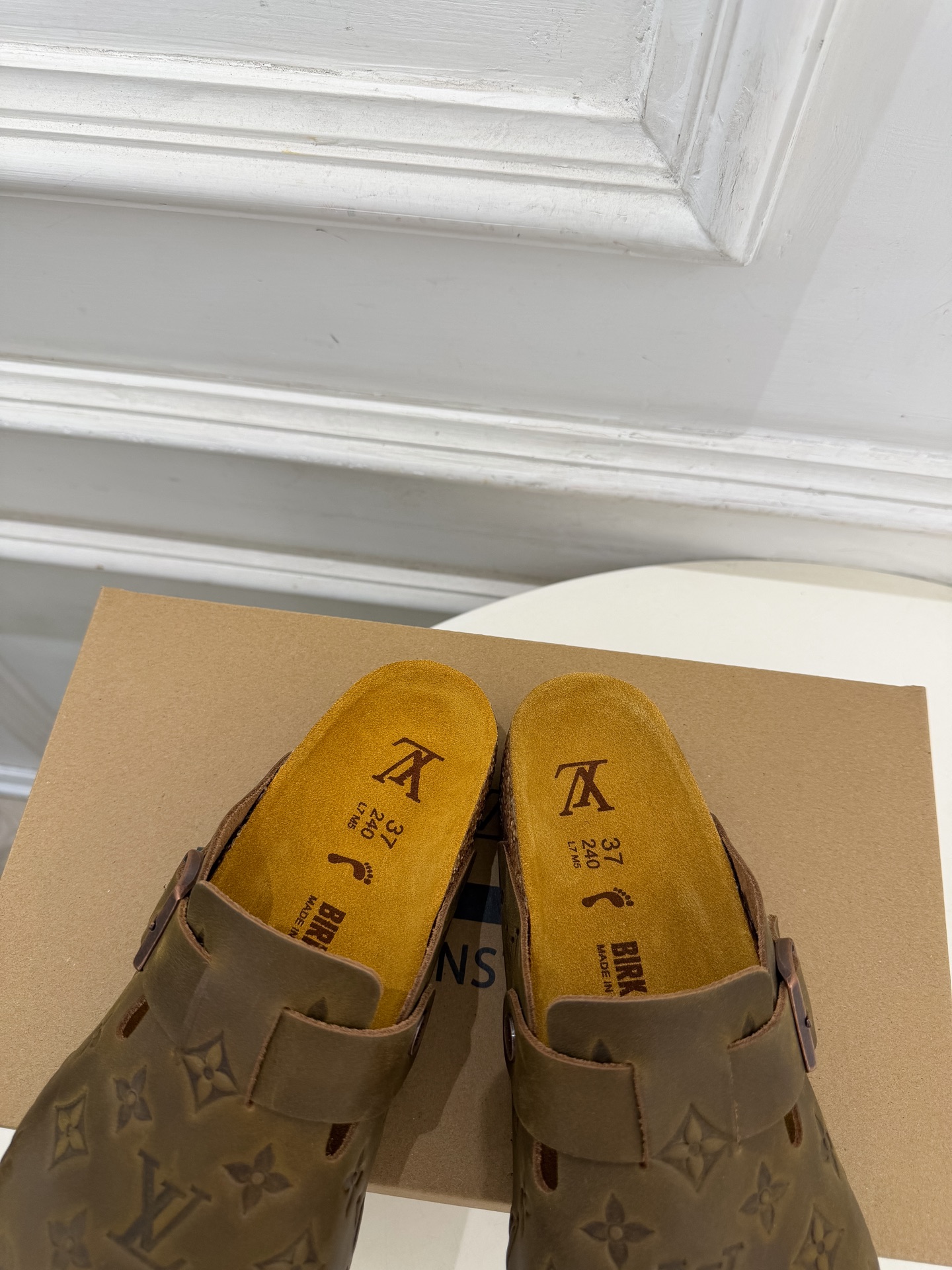 LV | 路易威登 26𝐬𝐬 🧡💚2026 秋冬新款 顶级版本⚠️ 专柜主打最新款 Louis Vuitton × LV | 路易威登 26𝐬𝐬 🧡💚2026 秋冬新款 顶级版本⚠️ 专柜主打最新款 Louis Vuitton ×