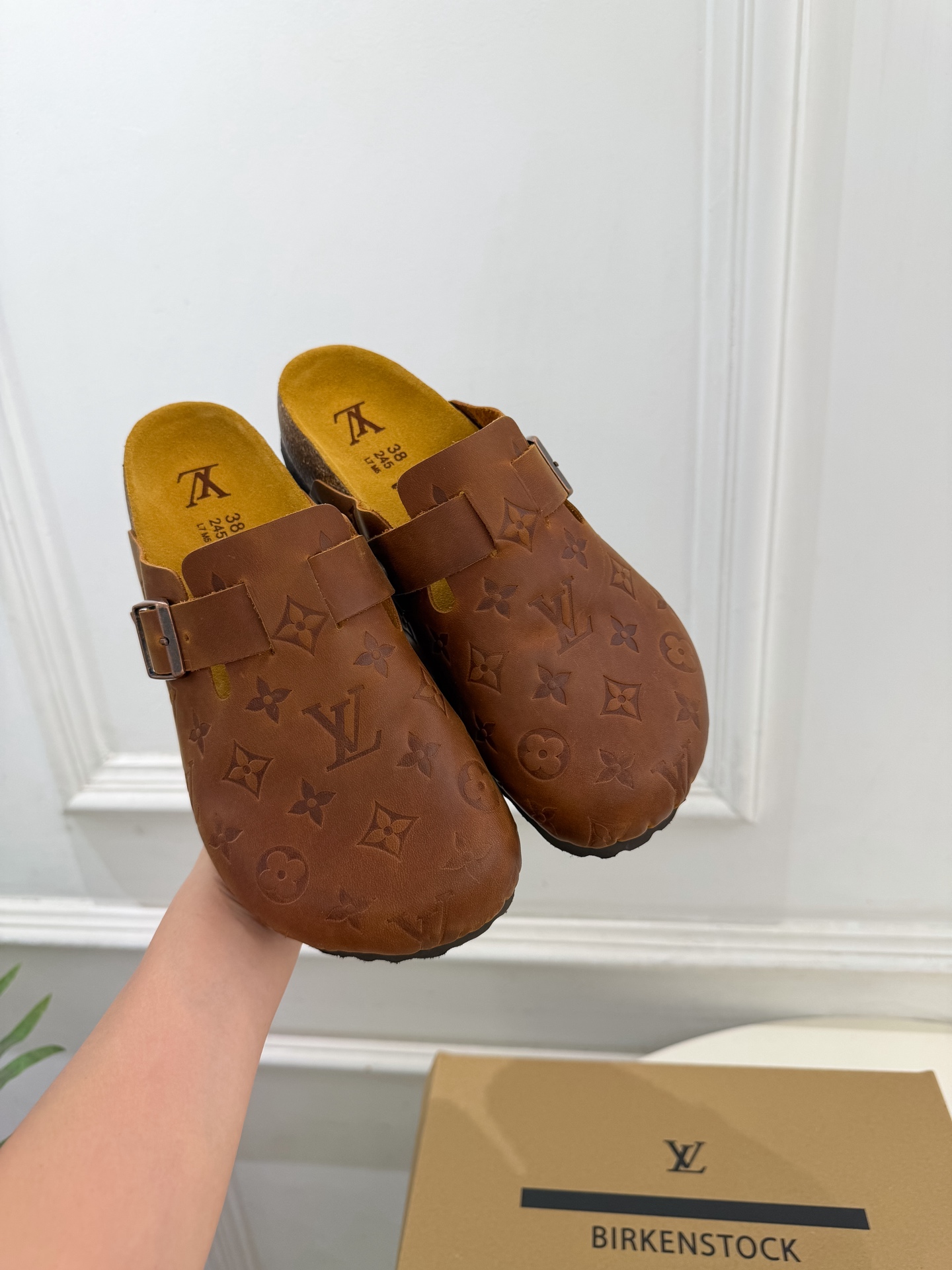 LV  | 路易威登  26𝐬𝐬  🧡💚2026 秋冬新款 顶级版本⚠️ 专柜主打最新款 Louis Vuitton ×