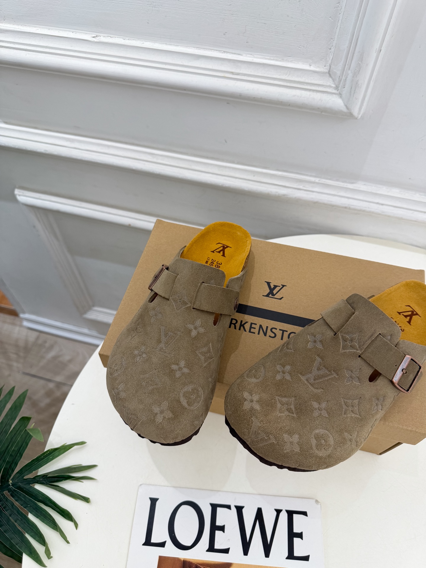 LV | 路易威登 26𝐬𝐬 🧡💚2026 秋冬新款 顶级版本⚠️ 专柜主打最新款 Louis Vuitton × LV | 路易威登 26𝐬𝐬 🧡💚2026 秋冬新款 顶级版本⚠️ 专柜主打最新款 Louis Vuitton ×