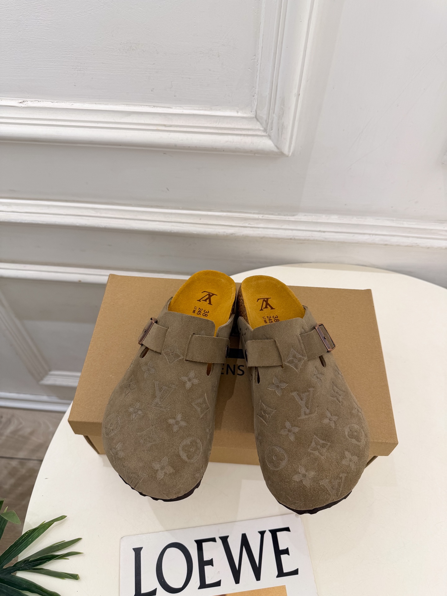 LV | 路易威登 26𝐬𝐬 🧡💚2026 秋冬新款 顶级版本⚠️ 专柜主打最新款 Louis Vuitton × LV | 路易威登 26𝐬𝐬 🧡💚2026 秋冬新款 顶级版本⚠️ 专柜主打最新款 Louis Vuitton ×