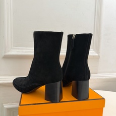 🐎𝐇𝐄𝐑𝐌𝐄* 爱玛仕 26𝐬𝐬 🌈专柜新款 2026秋冬新品 极简复古车线侧拉链粗跟短靴 系列〰 ◽鞋面:原版特定制 🐎𝐇𝐄𝐑𝐌𝐄* 爱玛仕 26𝐬𝐬 🌈专柜新款 2026秋冬新品 极简复古车线侧拉链粗跟短靴 系列〰 ◽鞋面:原版特定制