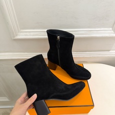 🐎𝐇𝐄𝐑𝐌𝐄* 爱玛仕 26𝐬𝐬 🌈专柜新款 2026秋冬新品 极简复古车线侧拉链粗跟短靴 系列〰 ◽鞋面:原版特定制 🐎𝐇𝐄𝐑𝐌𝐄* 爱玛仕 26𝐬𝐬 🌈专柜新款 2026秋冬新品 极简复古车线侧拉链粗跟短靴 系列〰 ◽鞋面:原版特定制