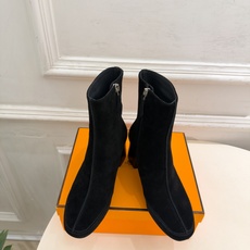🐎𝐇𝐄𝐑𝐌𝐄* 爱玛仕 26𝐬𝐬 🌈专柜新款 2026秋冬新品 极简复古车线侧拉链粗跟短靴 系列〰 ◽鞋面:原版特定制 🐎𝐇𝐄𝐑𝐌𝐄* 爱玛仕 26𝐬𝐬 🌈专柜新款 2026秋冬新品 极简复古车线侧拉链粗跟短靴 系列〰 ◽鞋面:原版特定制