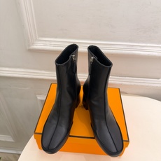 🐎𝐇𝐄𝐑𝐌𝐄* 爱玛仕 26𝐬𝐬 🌈专柜新款 2026秋冬新品 极简复古车线侧拉链粗跟短靴 系列〰 ◽鞋面:原版特定制 🐎𝐇𝐄𝐑𝐌𝐄* 爱玛仕 26𝐬𝐬 🌈专柜新款 2026秋冬新品 极简复古车线侧拉链粗跟短靴 系列〰 ◽鞋面:原版特定制