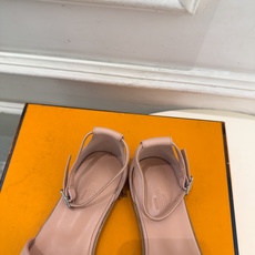 🐎𝐇𝐄𝐑𝐌𝐄* 爱玛仕 26𝐬𝐬 🌈2026秋冬新品 专柜新款 经典H型Santorini平底凉鞋系列〰 ◽鞋面:原版 🐎𝐇𝐄𝐑𝐌𝐄* 爱玛仕 26𝐬𝐬 🌈2026秋冬新品 专柜新款 经典H型Santorini平底凉鞋系列〰 ◽鞋面:原版