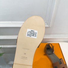 🐎𝐇𝐄𝐑𝐌𝐄* 爱玛仕 26𝐬𝐬 🌈2026秋冬新品 专柜新款 经典H型Santorini平底凉鞋系列〰 ◽鞋面:原版 🐎𝐇𝐄𝐑𝐌𝐄* 爱玛仕 26𝐬𝐬 🌈2026秋冬新品 专柜新款 经典H型Santorini平底凉鞋系列〰 ◽鞋面:原版