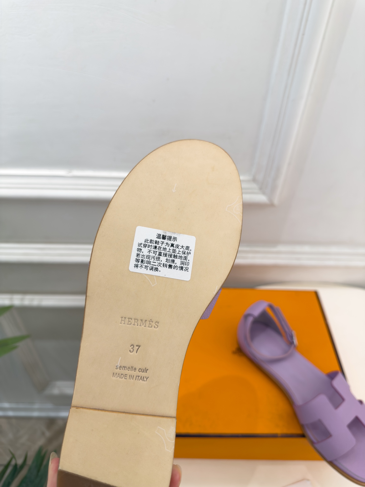 🐎𝐇𝐄𝐑𝐌𝐄* 爱玛仕 26𝐬𝐬  🌈2026秋冬新品 专柜新款 经典H型Santorini平底凉鞋系列〰 ◽鞋面：原版