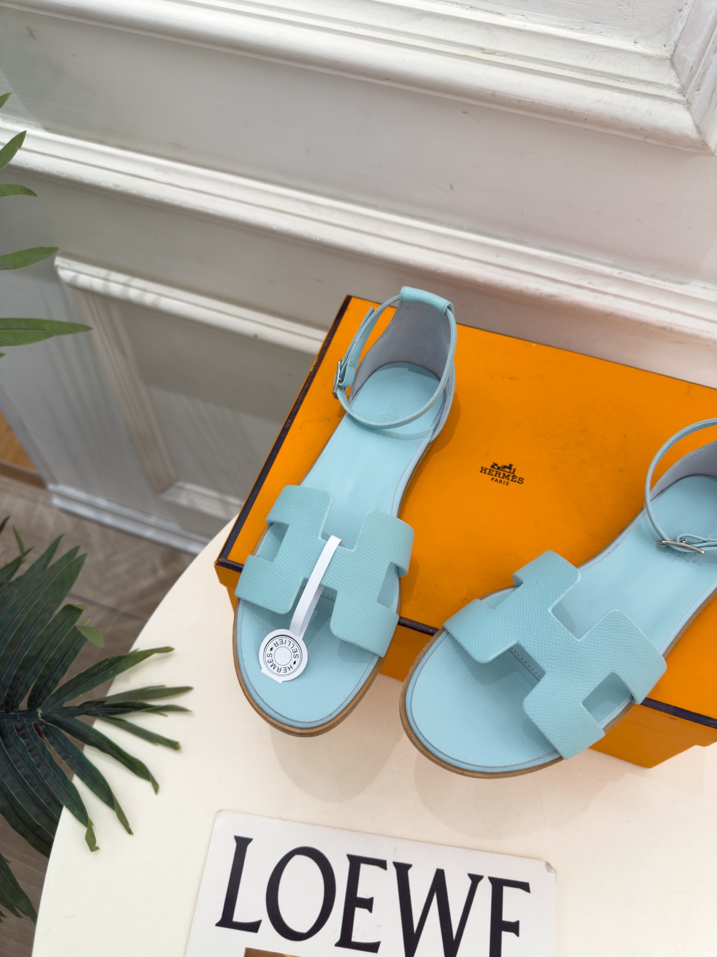 🐎𝐇𝐄𝐑𝐌𝐄* 爱玛仕 26𝐬𝐬 🌈2026秋冬新品 专柜新款 经典H型Santorini平底凉鞋系列〰 ◽鞋面:原版 🐎𝐇𝐄𝐑𝐌𝐄* 爱玛仕 26𝐬𝐬 🌈2026秋冬新品 专柜新款 经典H型Santorini平底凉鞋系列〰 ◽鞋面:原版