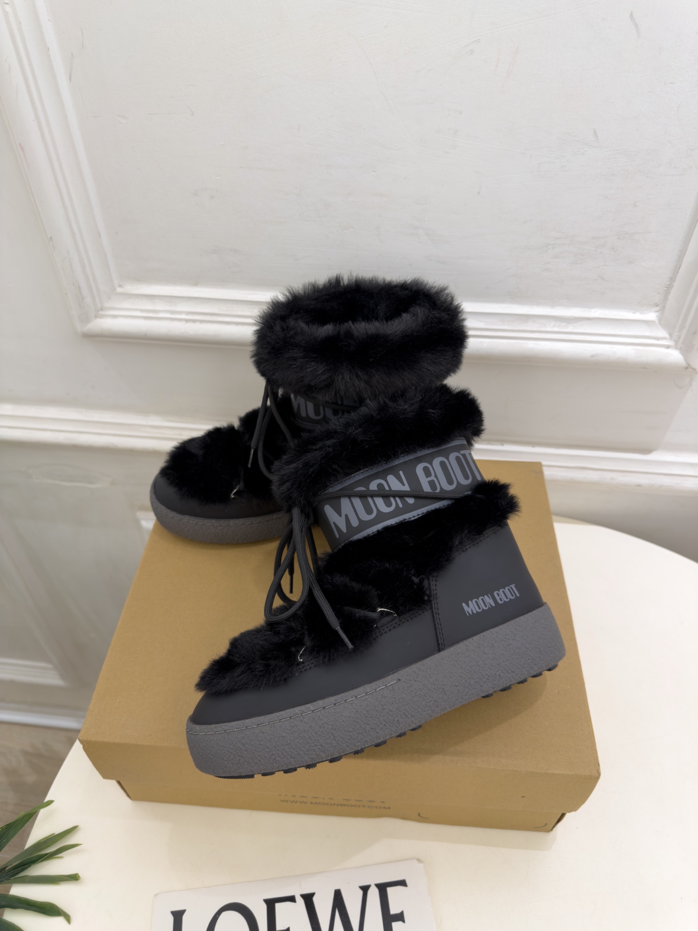 Moon Boot  2026秋冬新品 绑带毛毛厚底月亮靴 雪地靴 这款丑萌鞋今年非常爆，色彩搭配非常时尚 超酷个性非常