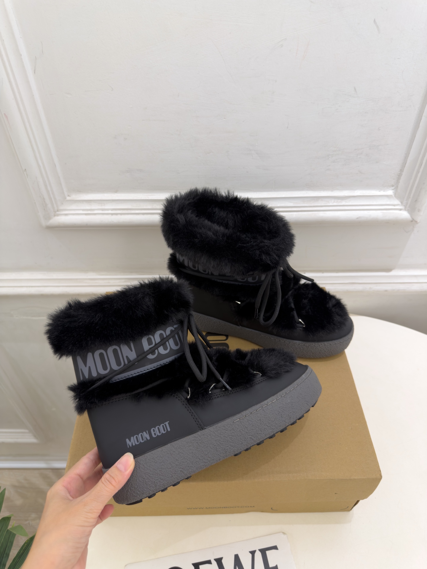 Moon Boot  2026秋冬新品 绑带毛毛厚底月亮靴 雪地靴 这款丑萌鞋今年非常爆，色彩搭配非常时尚 超酷个性非常