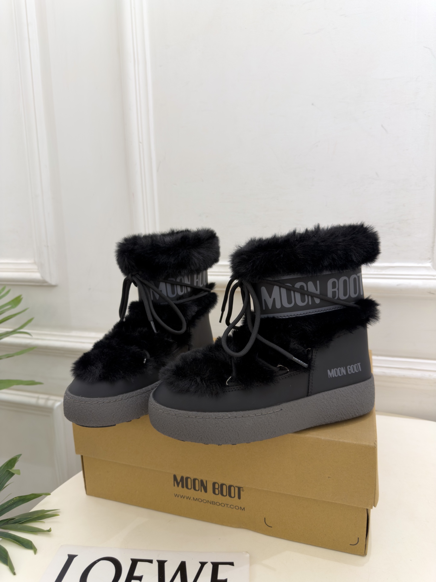 Moon Boot  2026秋冬新品 绑带毛毛厚底月亮靴 雪地靴 这款丑萌鞋今年非常爆，色彩搭配非常时尚 超酷个性非常