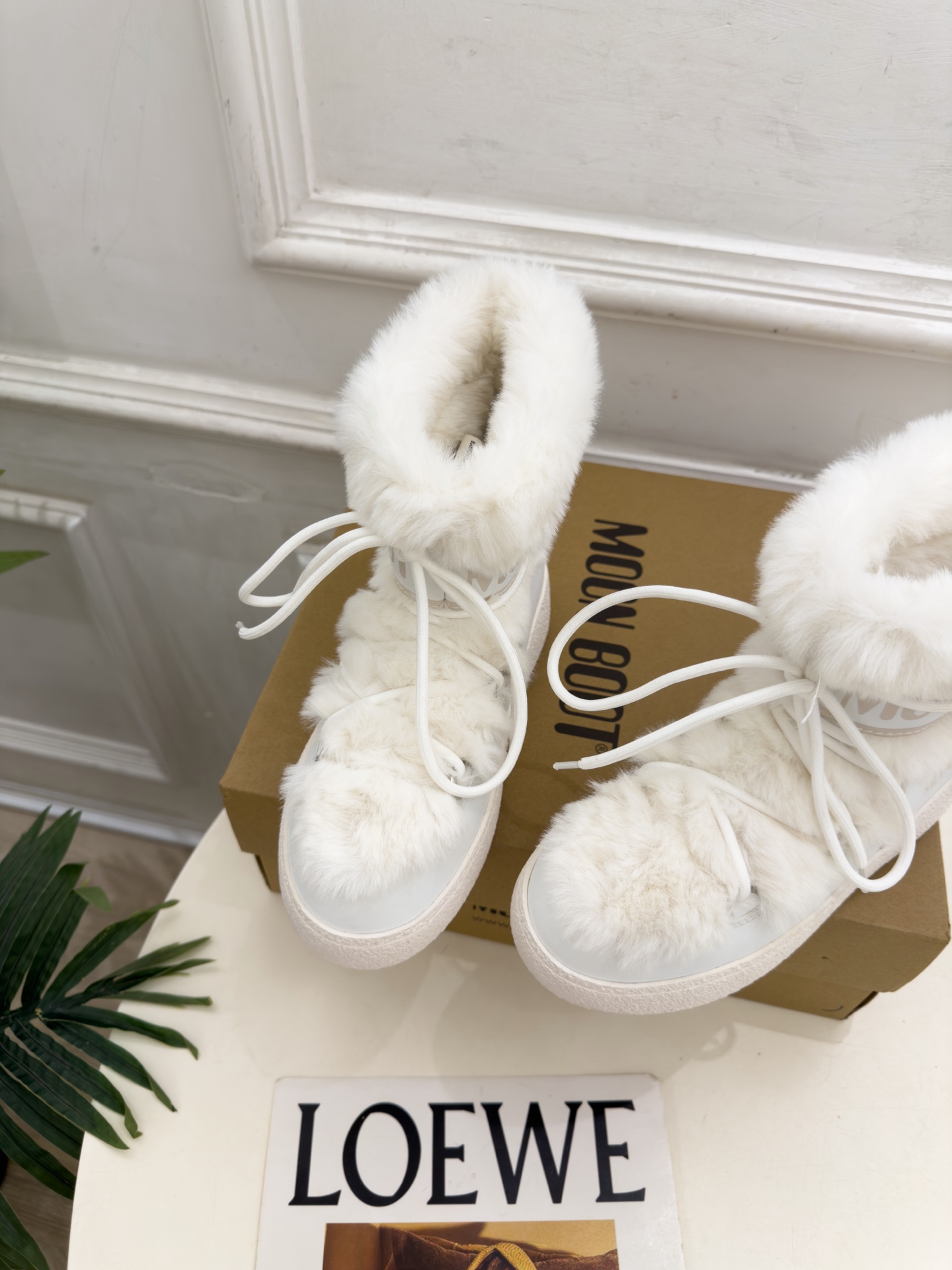Moon Boot  2026秋冬新品 绑带毛毛厚底月亮靴 雪地靴 这款丑萌鞋今年非常爆，色彩搭配非常时尚 超酷个性非常