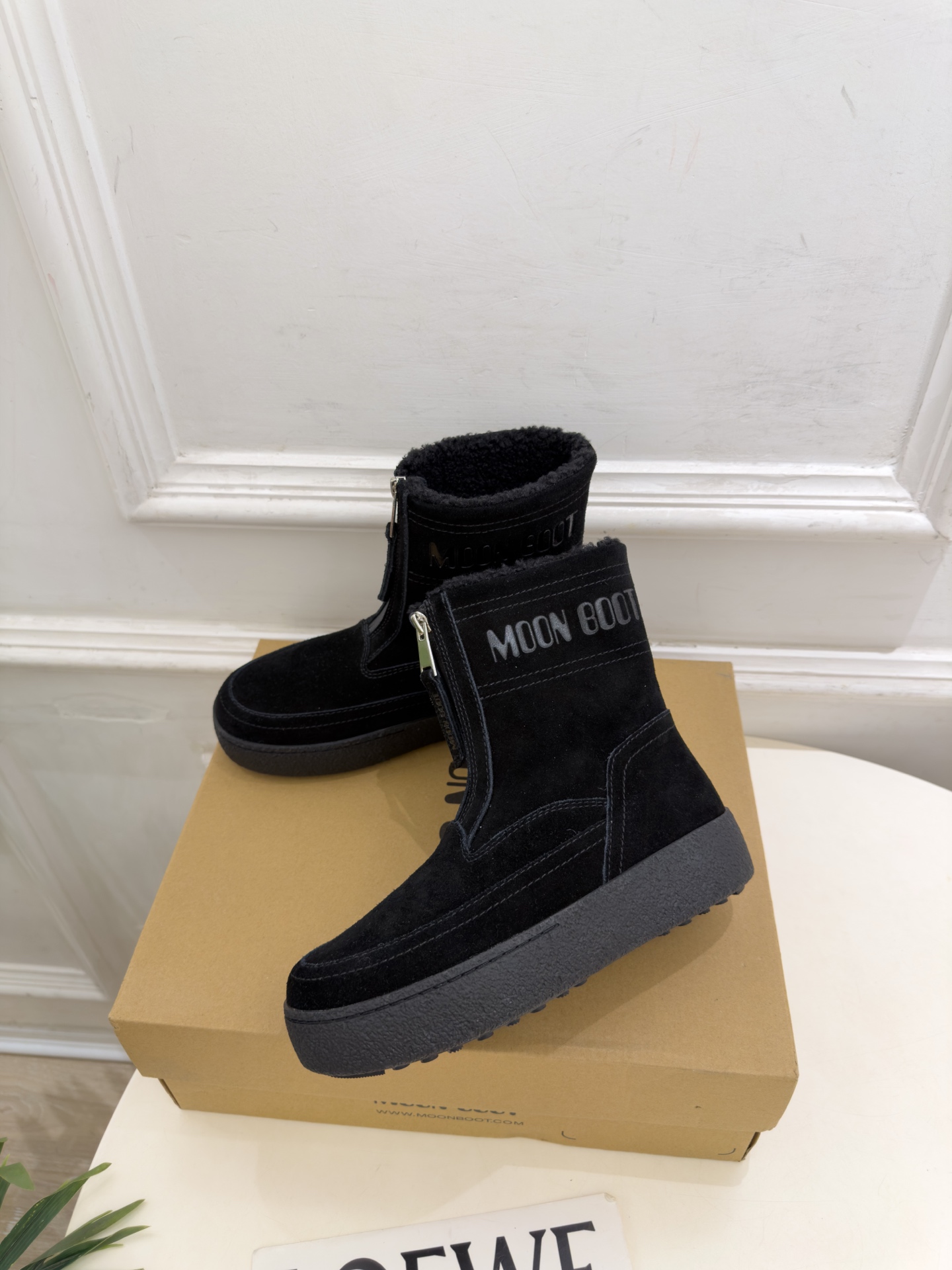 Moon Boot 2026秋冬新品 前拉链厚底雪地靴 这款丑萌鞋今年非常爆,色彩搭配非常时尚 超酷个性非常强!潮派炸 Moon Boot 2026秋冬新品 前拉链厚底雪地靴 这款丑萌鞋今年非常爆,色彩搭配非常时尚 超酷个性非常强!潮派炸