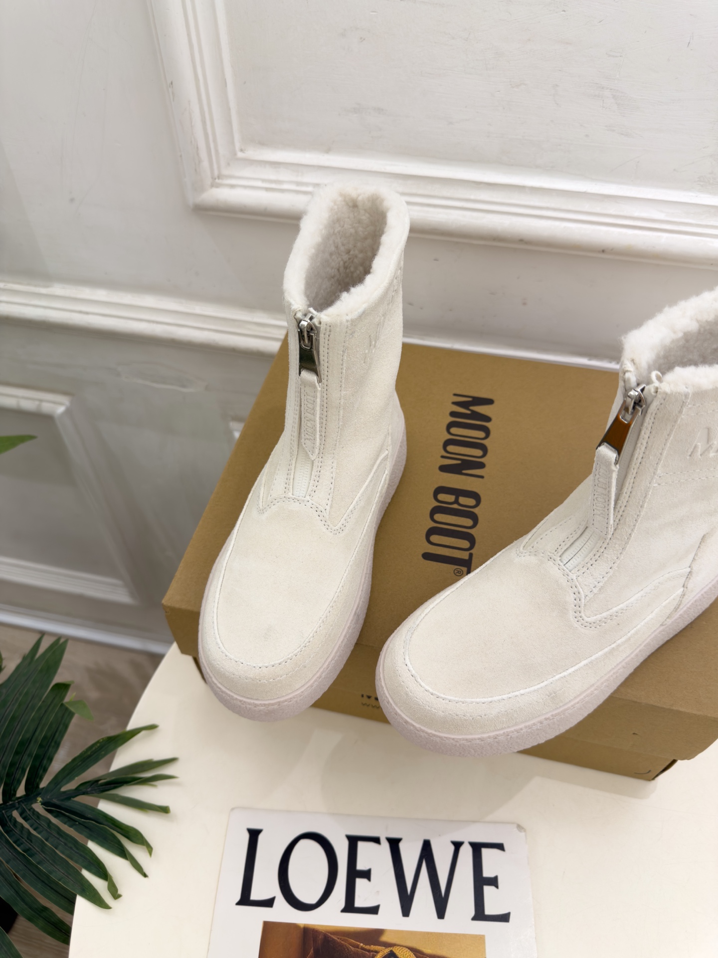Moon Boot 2026秋冬新品 前拉链厚底雪地靴  这款丑萌鞋今年非常爆，色彩搭配非常时尚 超酷个性非常强！潮派炸