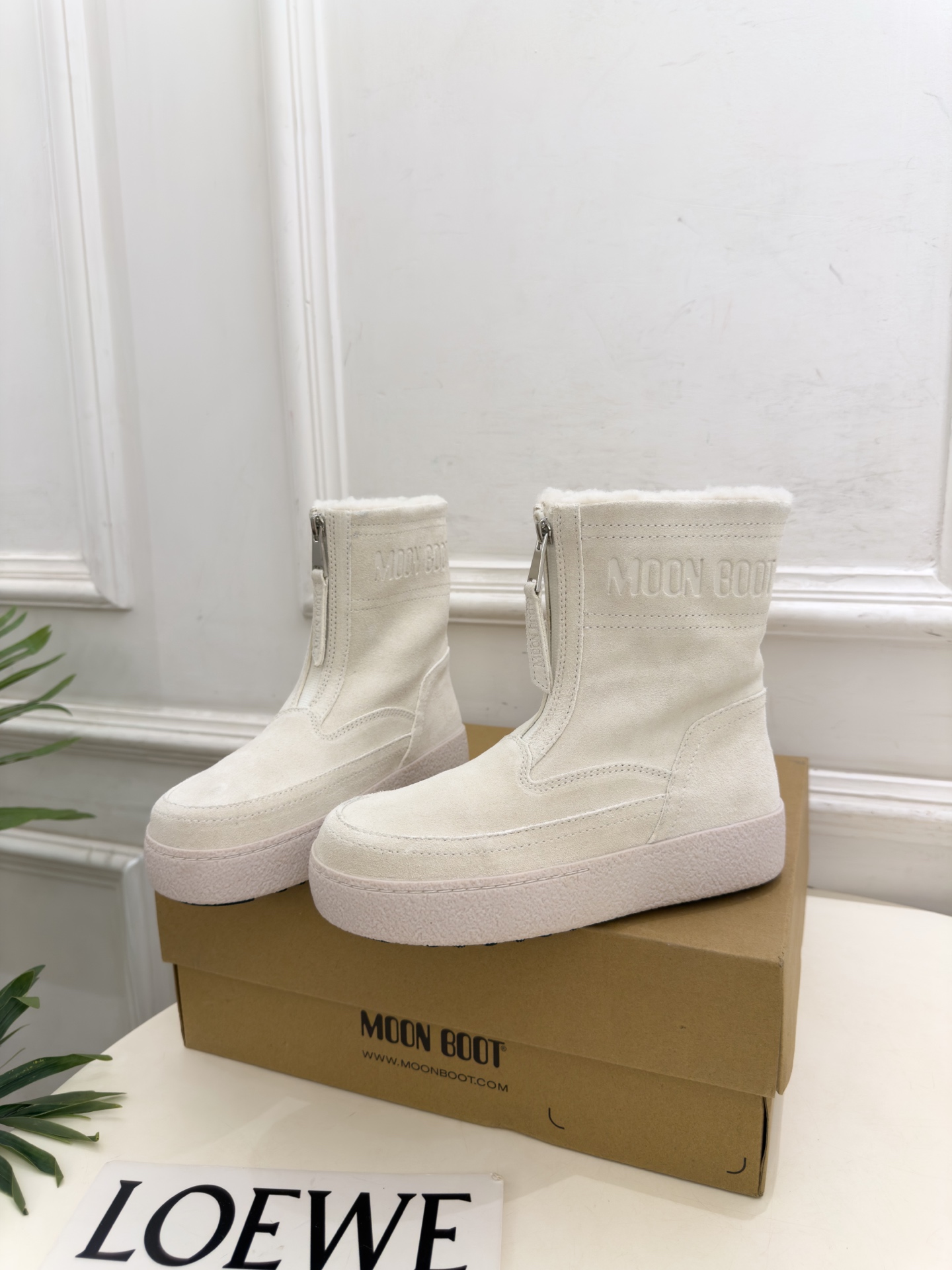 Moon Boot 2026秋冬新品 前拉链厚底雪地靴  这款丑萌鞋今年非常爆，色彩搭配非常时尚 超酷个性非常强！潮派炸