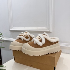 UGG 2026秋冬新品 复古魔术贴休闲毛毛鞋 这款丑萌鞋今年非常爆,色彩搭配非常时尚 超酷个性非常强!潮派炸街!各大 UGG 2026秋冬新品 复古魔术贴休闲毛毛鞋 这款丑萌鞋今年非常爆,色彩搭配非常时尚 超酷个性非常强!潮派炸街!各大