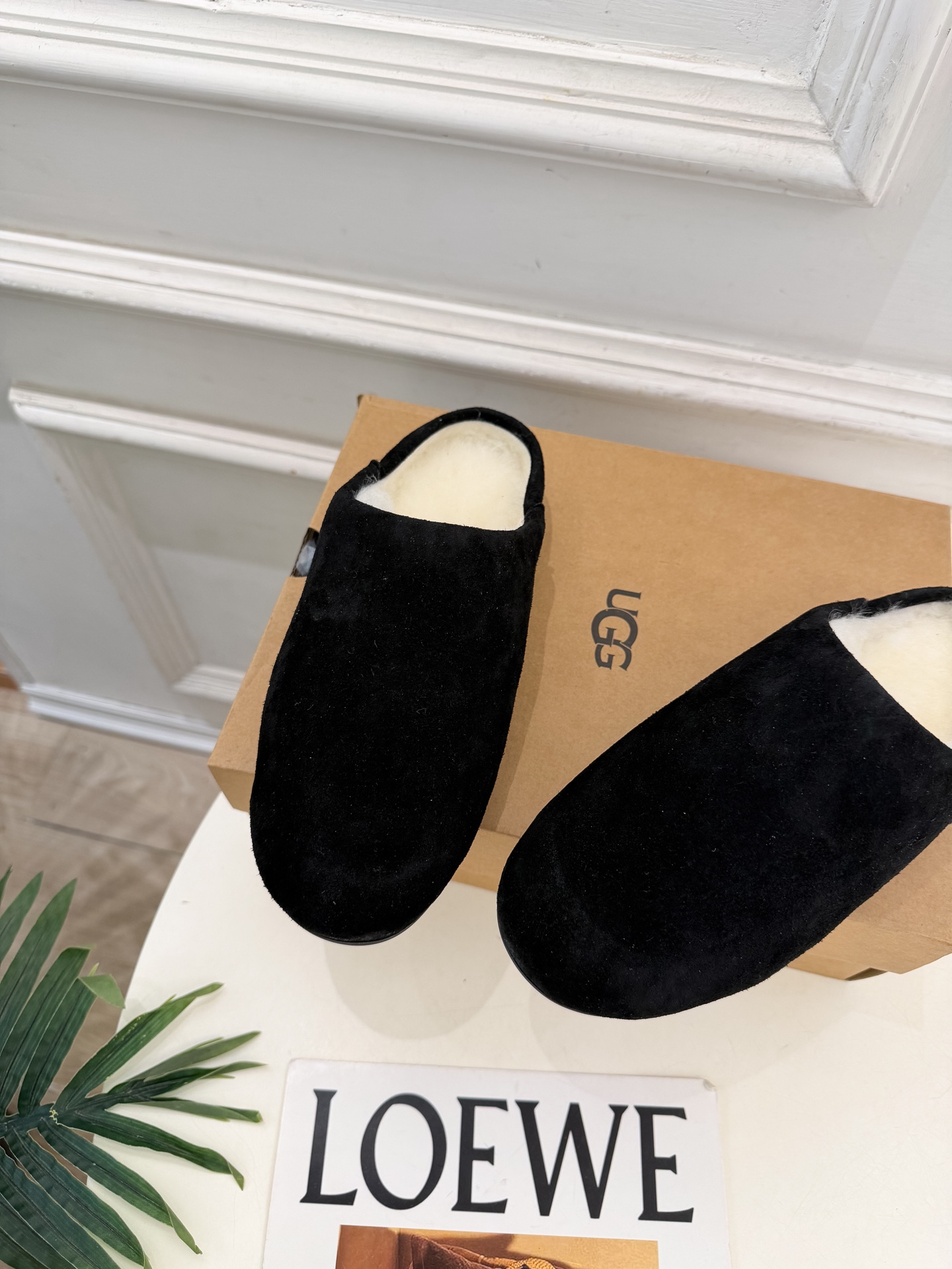 UGG  2026秋冬新品 复古包头一脚蹬休闲毛毛半拖 这款丑萌鞋今年非常爆，色彩搭配非常时尚 超酷个性非常强！潮派炸街