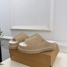 UGG 2026秋冬新品 复古厚底松糕毛毛拖鞋 这款丑萌鞋今年非常爆,色彩搭配非常时尚 超酷个性非常强!潮派炸街!各 UGG 2026秋冬新品 复古厚底松糕毛毛拖鞋 这款丑萌鞋今年非常爆,色彩搭配非常时尚 超酷个性非常强!潮派炸街!各