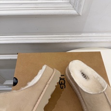 UGG 2026秋冬新品 复古厚底松糕毛毛拖鞋 这款丑萌鞋今年非常爆,色彩搭配非常时尚 超酷个性非常强!潮派炸街!各 UGG 2026秋冬新品 复古厚底松糕毛毛拖鞋 这款丑萌鞋今年非常爆,色彩搭配非常时尚 超酷个性非常强!潮派炸街!各