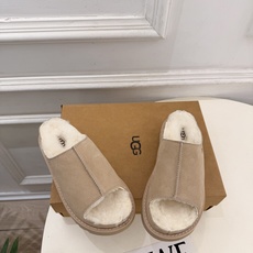 UGG 2026秋冬新品 复古厚底松糕毛毛拖鞋 这款丑萌鞋今年非常爆,色彩搭配非常时尚 超酷个性非常强!潮派炸街!各 UGG 2026秋冬新品 复古厚底松糕毛毛拖鞋 这款丑萌鞋今年非常爆,色彩搭配非常时尚 超酷个性非常强!潮派炸街!各