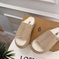 UGG 2026秋冬新品 复古厚底松糕毛毛拖鞋 这款丑萌鞋今年非常爆,色彩搭配非常时尚 超酷个性非常强!潮派炸街!各 UGG 2026秋冬新品 复古厚底松糕毛毛拖鞋 这款丑萌鞋今年非常爆,色彩搭配非常时尚 超酷个性非常强!潮派炸街!各