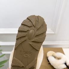 UGG 2026秋冬新品 蝴蝶结包头一脚蹬毛毛拖 这款丑萌鞋今年非常爆,色彩搭配非常时尚 超酷个性非常强!潮派炸街!各 UGG 2026秋冬新品 蝴蝶结包头一脚蹬毛毛拖 这款丑萌鞋今年非常爆,色彩搭配非常时尚 超酷个性非常强!潮派炸街!各