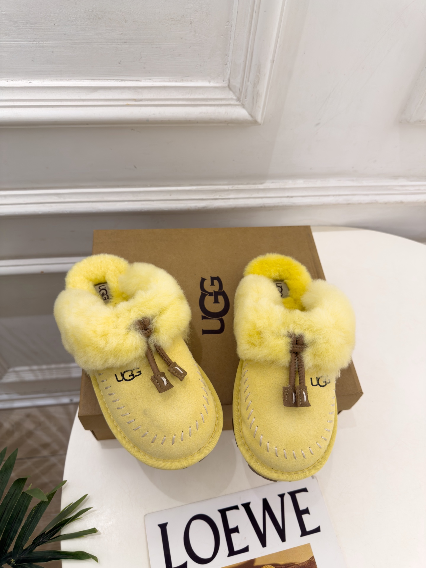 UGG  2026秋冬新品 蝴蝶结包头一脚蹬毛毛拖 这款丑萌鞋今年非常爆，色彩搭配非常时尚 超酷个性非常强！潮派炸街！各
