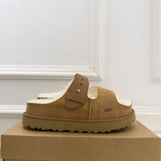 UGG 2026秋冬新品 复古厚底扣带毛毛拖 这款丑萌鞋今年非常爆,色彩搭配非常时尚 超酷个性非常强!潮派炸街!各大网 UGG 2026秋冬新品 复古厚底扣带毛毛拖 这款丑萌鞋今年非常爆,色彩搭配非常时尚 超酷个性非常强!潮派炸街!各大网