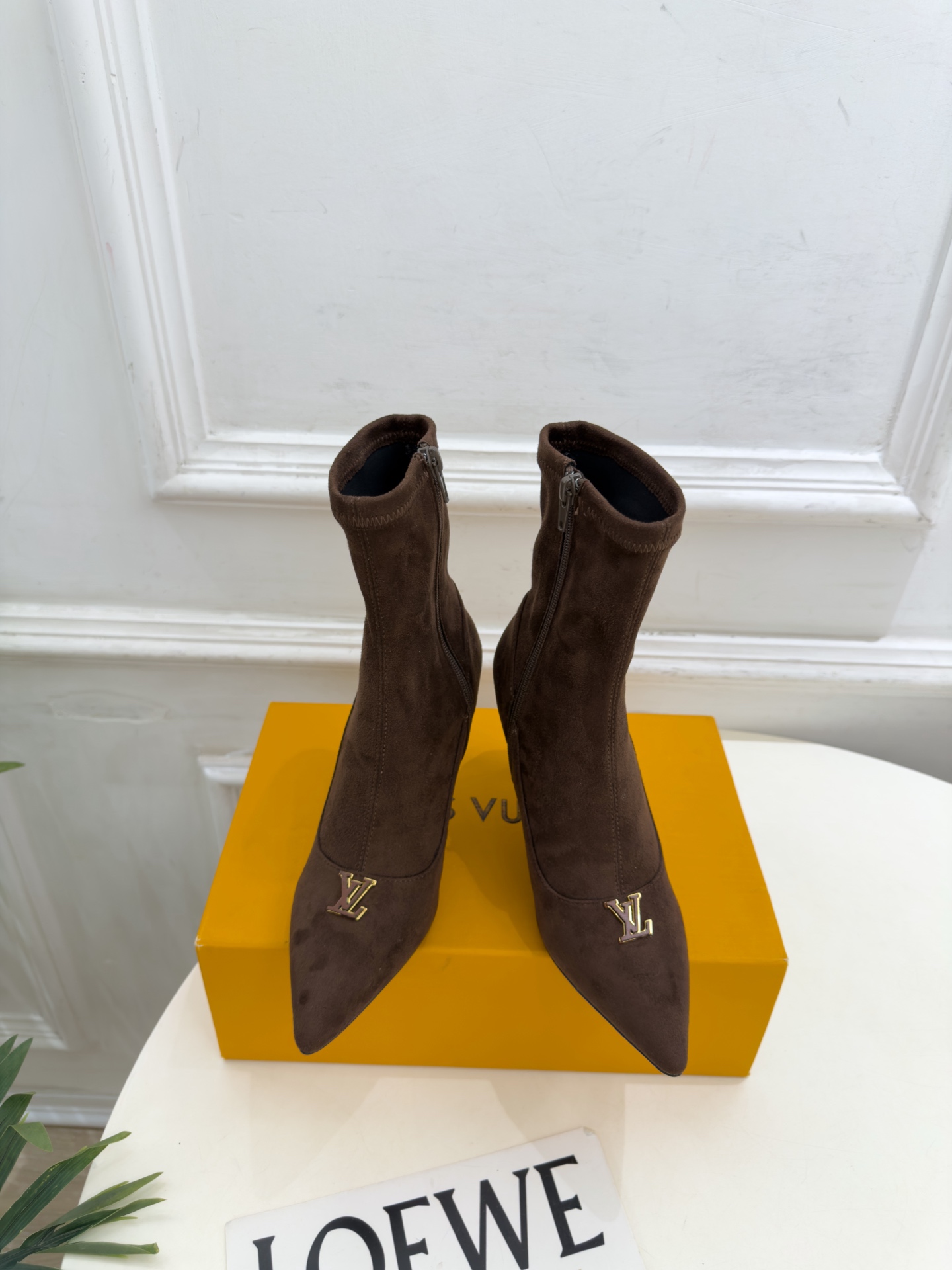 LV | 路易威登 26𝐬𝐬 🧡💚2026 秋冬新品 顶级版本‼️原版一致 专柜主打最新款 LV 极简尖头高跟弹力 LV | 路易威登 26𝐬𝐬 🧡💚2026 秋冬新品 顶级版本‼️原版一致 专柜主打最新款 LV 极简尖头高跟弹力